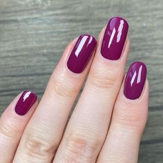 Dark Fuchsia Nails, Dark Fuschia Nails, Dark Magenta Nails, Purple Red Nails, Deep Magenta Nails, Viva Magenta Nails Design, Res Nails, Majenta Color Nail Art, Viva Magenta Nail Color