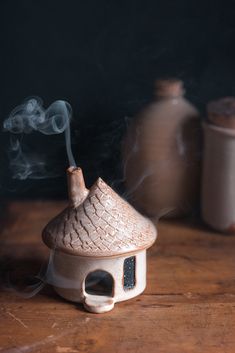 Ceramic Insence Holder, Pottery Incense, Pitch Pine, Clay House, Pottery Inspo, Ceramic Incense Holder, Ceramic Art Sculpture, Clay Things, Pottery Workshop