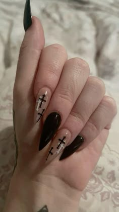 Sleep Token Inspired Nails, Vampire Inspired Tattoos, Gothic Nails Coffin, Leo Skepi, Black Nails Simple, Harry Potter Nail Art, Cross Nails, Sharp Nails