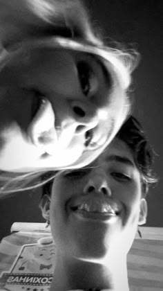 Sina Deinert namora com Dominic Raftus há 7 anos. Após o término do r… #romance # Romance # amreading # books # wattpad Photos Couple Mignon, Boy Best Friend Pictures, Guy Best Friend, Couple Goals Teenagers, Boy Best Friend, Best Friend Photos, Boy And Girl Best Friends, Relationship Goals Pictures, Friend Goals