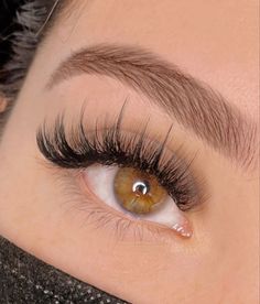 10-14mm Lashes, Natural Spikey Lash Extensions, Classic Lash With Spikes, Classic With Spikes Lashes, Lash Extensions Spiked Style, Spikey Wet Lash Extensions, Classic Lashes With Spikes, Eyelash Extensions With Spikes, Wispy Spike Lash Extensions