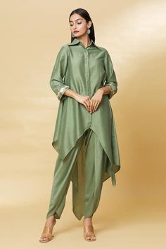 Buy Green Cotton Silk Embroidery Sequin Spread Tunic And Draped Pant Set For Women by Aakaar Online at Aza Fashions. Draped Pants, Drape Pants, Beautiful Casual Dresses, Tunic Designs, Festival Skirts, Green Tunic, Stylish Maternity Outfits, Draped Skirt