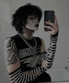 Alt Fits, Oc Inspo, Gender Envy, Makeup Box, Alt Fashion, Emo Boys, Drawing Base, Swag Outfits