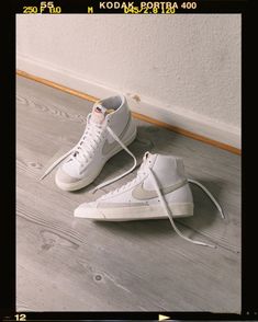 NOT MY PHOTO Nike Blazers Beige, Blazers Shoes Aesthetic, Nike By You, Shoe Inspo Sneakers, Nike Mid 77, Nike Blazer Vintage