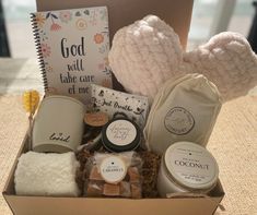 A broken heart needs special care - and this gift box delivers! With thoughtfully selected products, each item included will provide real comfort and on-going encouragement to someone that's hurting after a loss. This care package will help a person struggling with grief to: REST & REPLENISH:  - Cozy Micro Fiber Socks (white) - Ceramic Mug etched with "loved" and Scripture reference "Eph. 3:18-19" on interior lip - 3 individually wrapped herbal tea bags (assorted flavors) - Honey spoon on wooden Gift For Someone Who Lost A Loved One, Bed Rest Care Package, Sympathy Basket Ideas For Loss, Bereavement Gift Ideas, Sympathy Basket, Sympathy Gift Baskets, Honey Spoons, Sending Love, Heart Pillow