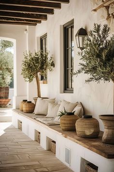 Mediteranian Cafe, Tulum Garden, Mediterranean Minimalist Interior, Modern Mediterranean Living Room, Mallorca Home, Mallorca House, Mediterranean Living Rooms, Greek Villa, Mediterranean Living Room