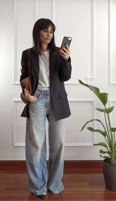 Wide Leg Jeans Outfit, Blazer Outfit, Casual Work Outfits, Jeans Outfit, Blazer Outfits, Business Casual Outfits, Street Style Outfit, Minimal Fashion, Moda Fashion