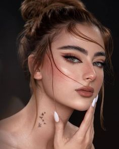 Extreme Make-up, Membentuk Alis, Bentuk Alis, Maquillage On Fleek, Classy Makeup, Eye Makeup Styles, Smink Inspiration, Makeup Eye Looks, Nude Makeup