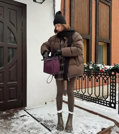 Sport Style Woman, November Outfits, Dark Academia Style, Color Combos Outfit, Academia Style, Winter Outfits Cold, Snow Outfit, Style Inspiration Fall, Autumn Outfit