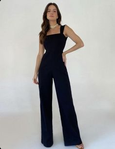 Graduation Outfits For Women, Classy Jumpsuit Outfits, Fancy Jumpsuit, Grad Outfits, Classy Jumpsuit, Womens Jumpsuits Casual, Jumpsuit Outfits, Stylish Fall Outfits, Chique Outfits