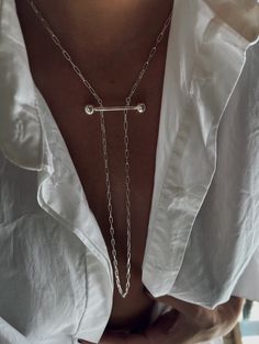 A minimalist design on Sterling silver 925 fully handmade.This lariat necklace upgrades all outfits. All of my pieces are fully handcrafted please allow for small variances from piece to piece, as this is the feature of owning one of the kind handmade jewelry. It might also like https://www.etsy.com/listing/498139342/sterling-silver-earringsdrop Feel free to ask me for personal orders or further questions. Silver Necklace Long, Concert Jewelry, Minimalist Silver Necklace, Layered Necklaces Boho, Silver Lariat Necklace, Tan Luxe, Minimalist Necklace Silver, Handmade Silver Jewellery, Long Silver Necklace