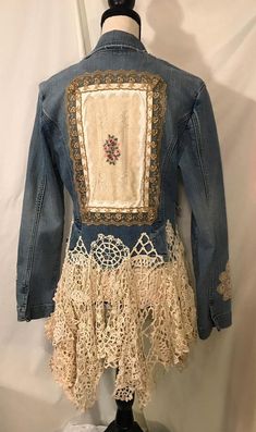 Denim Upcycle, Jacket With Lace, Upcycled Denim Jacket, Bohemian Jackets, Upcycle Clothing, Boho Mode, Altered Clothing, Repurposed Clothing, Altered Couture