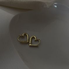 Heart Earrings Aesthetic, Aesthetic Gold Earrings, Jewelry Necklace Simple, Woman Earrings, Simple Gold Earrings, Surf Jewelry, Preppy Jewelry, Earrings Aesthetic, Gold Rings Fashion