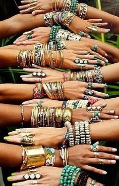 Jewelry Trending, Jewelry Booth, Moda Hippie, Jewellery Trends, Ethno Style, Fabric Jewellery, Boho Styl