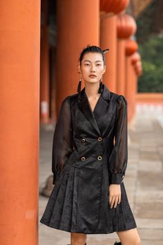 Experience elegance and effortless charm in this black chic jacquard shirt dress with chiffon sleeves. The design and materials will ensure you look amazing at any occasion, while the lightweight fabric offers you comfort all day long. Look beautiful and feel confident! Peak lapels; double-breasted V-Neck, Long sleeves; Structured shoulders. Above-the-knee dress POLYESTER 55% TENCEL 16% VISCOSE 29% LINING: POLYESTER 95% SPANDEX 5% Imported Brand - FUYAOZHISHANG Model Number - 213230Q1 Dress With Chiffon Sleeves, Chiffon Sleeves, Jacquard Shirt, Dress Shirt Sleeves, Look Beautiful, Knee Dress, Polyester Dress, Black Shirt Dress, Feel Confident