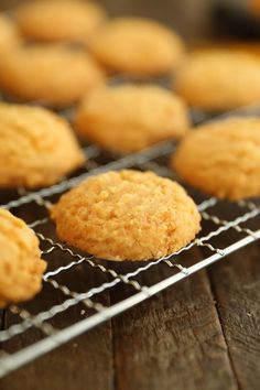 some cookies are cooling on a wire rack