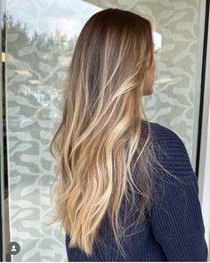 Beach Blonde Hair, Dark Blonde Hair Color, Beach Blonde, Brunette Hair With Highlights, Dark Blonde Hair, Blonde Hair Inspiration, Mom Hairstyles