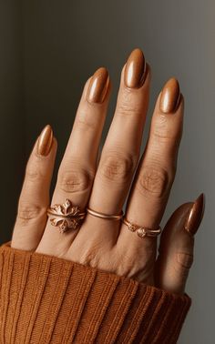 Nail Color 2024 Fall, October Nails Ideas 2024, Warm Autumn Nail Color, Fall Copper Nails, Fall 2024 Nail Color Trends, Nails Autumn 2024, Warm Tone Nails, Terracotta Nails, Copper Nails Designs