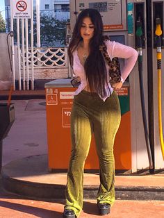 Summer Vision, Simple Clothes, Random Outfits, Thrift Inspo, Street Fits, Earthy Outfits, Fashion Goals, Curly Hair Styles Easy, 90s Fashion Outfits