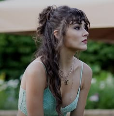 hande erçel Curly Hair Ponytail With Bangs, Hande Erçel Hair, Intricate Hairstyles, Hair Styels, Naturally Curly Hair, Hair Icon, Peinados Fáciles Para Cabello Corto