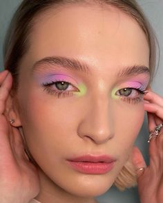 Lover Inspired Makeup, Taylor Swift Lover Makeup, Hashira Aesthetic, Pastel Eye Makeup, Pastel Eyeshadow, Bold Eyeshadow, Mekap Mata, 20 Makeup, Pastel Makeup