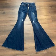 The Perfect Flare Jeans Shein Flare Denim Jeans! Never Worn 44” Long Size 4 Dark Wash Summer Flare Jeans With Button Closure, Summer Dark Wash Flare Jeans With Button Closure, Western Boutique Clothing, Flare Jeans Outfit, Wide Legged Jeans, Shein Jeans, Khaki Cargo Pants, Western Boutique, Cords Pants