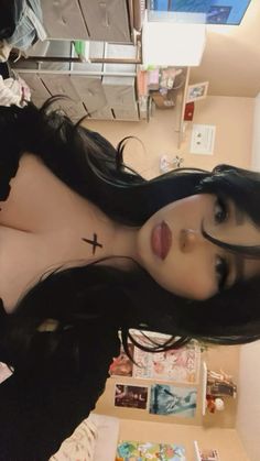 Insta Pfps Cartoon, Goth Mirror Selfie, Goth Mommy Outfits, Cute Goth Pfp, Scary Pfps, Crown Pfp, Black Hair Women, Matching Pfp Black, Chica Cosplay