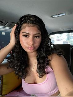 Summer Short Curly Hairstyles, Latina With Braids, Pool Curly Hairstyles, Curly Medium Length Hairstyles, Curly Vacation Hairstyles, Back To School Hairstyles Medium Length, Swimming Hairstyles For Short Hair, Hispanic Girl Hairstyles