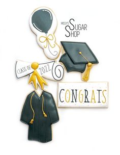 decorated cookies with graduation caps, gowns and balloons for the graduate's day