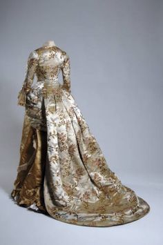 Emile Pingat, 1870s Fashion, 1800s Fashion, Bustle Dress, 19th Century Fashion, Period Outfit, Lace Silk, Vintage Gowns, Antique Clothing