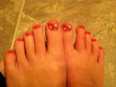 Pretty orange with flowers toe nail polish design Christmas Shopping List Printable, Nail Designs Orange, Orange Toe Nails, Christmas Presents For Teens, Christmas Wish List Template, Preppy Christmas Gifts, Toe Nail Polish, Easy Toe Nail Designs, Bullet Journal Christmas