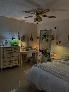 cozy bedroom decor Room Decor Ideas Clean Aesthetic, Fishtank Bedroom Aesthetic, Aesthetic Room With Fish Tank, Ocean Core Aesthetic Room, Aquamarine Room Aesthetic, Seacore Aesthetic Room, Sea Themed Bedroom Aesthetic, Bedroom Fish Tank Ideas, Sage Green Cottage Core Bedroom