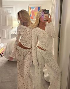 Ribbed Loungewear, Pajamas Aesthetic, Pijamas Women, Mode Shoes, Womens Pjs, Cute Pjs, Cute Pajamas, Matching Pajamas