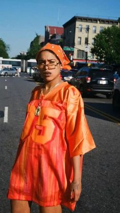 Orange And White Streetwear Outfit, Y2k Outfits Oversized Shirt, Oversized 2000s Fashion, 90s Double Denim Outfit, 90s Oversized Shirt Outfit, Y2k Bandana Outfit, Y2k Rnb Aesthetic, 90s Street Fashion Hip Hop, 90 Hiphop Outfit