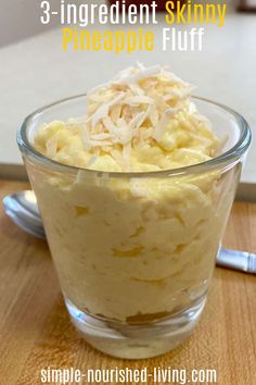 Pineapple Fluff, Fluff Recipe, Weight Watchers Recipes Desserts, Fluff Desserts, Ww Desserts, Weight Watchers Desserts, Low Calorie Desserts, No Cook Desserts, Sugar Free Desserts