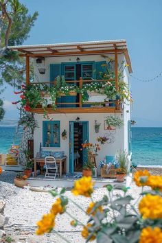 Small Beach Houses, Green Home, Cute House, Tiny House Living, Tiny House Design, Little Houses, Little House, House Inspo