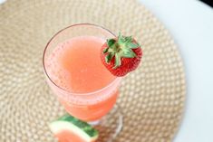 31 Refreshing Watermelon Recipes - Budgeting for Bliss Refresher Recipes, Lemonade Refresher, Detox Lemonade, Lemonade Sangria, Easy Lemonade Recipe, Strawberry Lemonade Recipe, Virgin Cocktails, Basil Lemonade, Best Lemonade