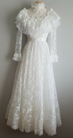 Early 1900s Wedding Dress, 1910s Wedding Dress, Victorian White Dress, 40s Wedding Dress, Historical Wedding Dresses, White Victorian Dress, Victorian Style Wedding Dress, Victorian Lace Dress