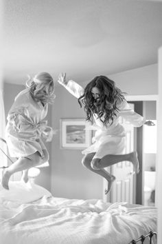 Maid Of Honor And Bride Photoshoot, Made Of Honor Pictures, Made Of Honor And Bride Pictures, Pictures With Maid Of Honor, Bride Moh Photos, Maid Of Honor Photos With Bride, Maid Of Honor Bride Pictures, Bride And Maid Of Honor Photos