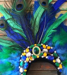 Brazil Costume, Brazilian Carnival Costumes, Peacock Halloween, Theme Carnaval, Costume Design Sketch, Themed Halloween Costumes, Festival Headpiece, Headpiece Diy, Diy Crown