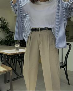 Creme And Blue Outfit, 대학생 스타일, Korean Fashion Jeans, Everyday Fashion Outfits, Easy Trendy Outfits, 가을 패션, Korean Outfits, Casual Style Outfits, Looks Vintage