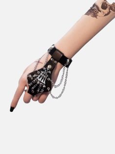 Material: Cortex.Clothing details: Claw Skull.SIZE GUIDELength:21.5cmWidth:14.3cm Hand Ring Bracelet, Claw Ring, Skull Hand, Skull Bracelet, Hand Ring, Clothing Details, American Express, Headband Hairstyles, Ring Bracelet