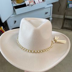 Cream White Beige Fedora Hat With Pearl And Gold Chain Band And Tassels Nwot Great For Bridal Events Or The Right Outfit Pearl Hat Band, Elegant Gold Hat For Festival, Elegant Gold Festival Hat, Boho Wedding Hat, White Hats, Vowel Renewal, Bridal Events, Bridal Hat, Bridal Event