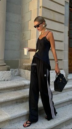 Recreate Outfits, Flight Outfit, Athletic Aesthetic, Fashion Photography Poses, Girls Style, Street Fashion Photography, Wardrobe Style, Fashion Woman, Summer 2023