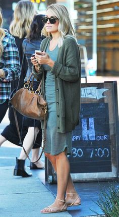 Lauren Conrad Outfits, Vestidos Sport, Grey T Shirt Dress, Outfits 2014, Walking Down The Street, Urban Outfitters Clothes, Looks Chic, Fashion Mode, Girly Outfits