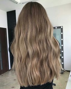 Light Brown Hair With Platinum Blonde Highlights, Sun Bleached Brunette Hair, Light Burnett, Light Brown Hair One Color, Mini Highlights Hair, Solid Light Brown Hair, Light Brown Hair With Balayage, Neutral Light Brown Hair, Dark Blonde Wavy Hair