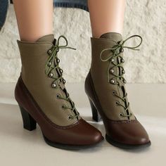 Victorian Style Boots Women, Victorian Womens Boots, Black Vintage Boots, Green Steampunk Outfit, Modern Victorian Fashion Women, 1880s Shoes, Victorian Shoes Women, Victorian Age Aesthetic, Victorian Era Shoes