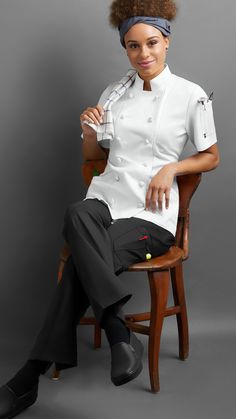 Chef Attire Women, Women Chef Style, Chef Photoshoot Ideas Photo Shoot, Chef Outfit Women, Chef Outfit Women Style, Easy Macrame Bookmark, Chef Uniform Women, Chefs Coat