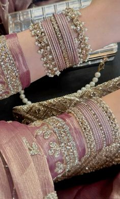 Bengali Bangles, Bangles Aesthetic, Bangladeshi Wedding, Girly Swag, Kundan Jewellery Bridal, Bridal Necklace Designs, Indian Accessories, Bridal Jewelry Vintage, Desi Aesthetic