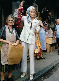 Faye Dunaway, Slim Aarons, Cindy Crawford, 1960s Fashion, Moda Vintage, Brigitte Bardot, Mode Inspo, 60s Fashion